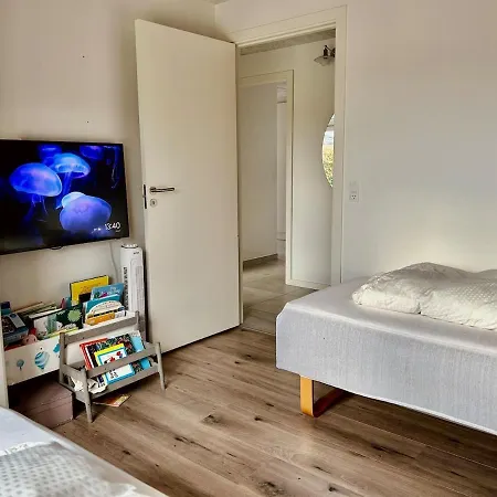 Spacious Family Retreat With Garden & Patio