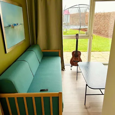 Spacious Family Retreat With Garden & Patio Villa *