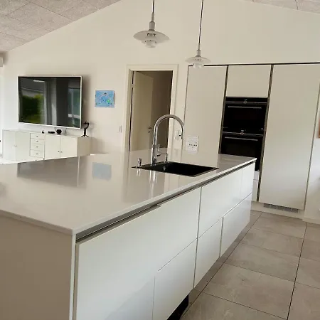 Villa Spacious Family Retreat With Garden & Patio *