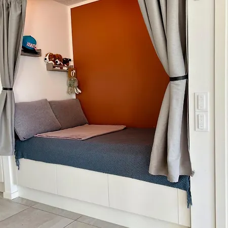 Villa Spacious Family Retreat With Garden & Patio