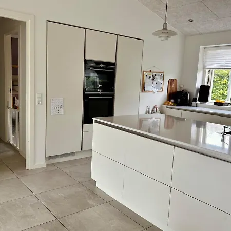 Spacious Family Retreat With Garden & Patio Odense