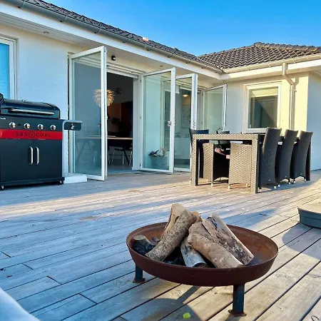 Spacious Family Retreat With Garden & Patio Villa Odense