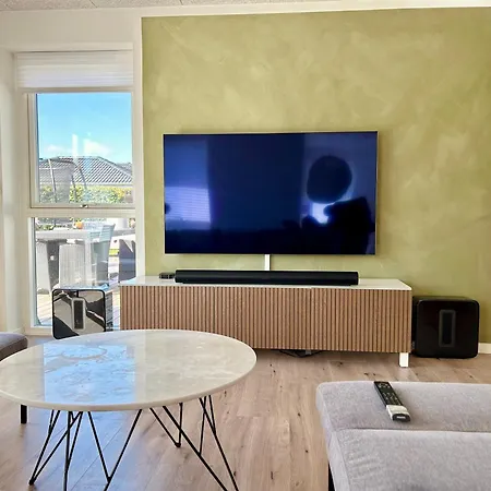 Villa Spacious Family Retreat With Garden & Patio Odense