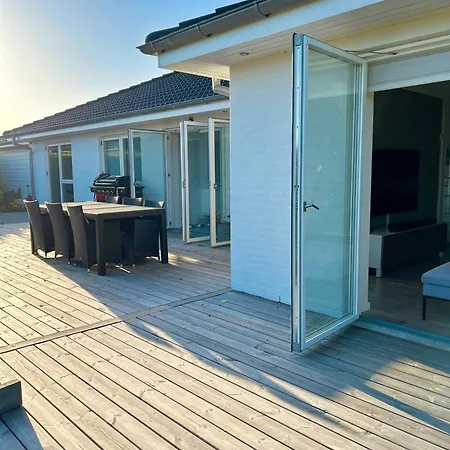 Spacious Family Retreat With Garden & Patio Villa Odense